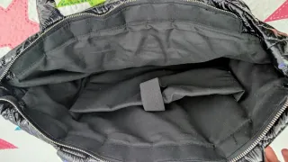 Bolso grande negro acolchado Stradivarius