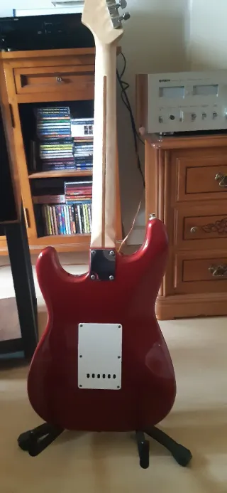 Guitarra Eléctrica Fender Stratocaster Roja