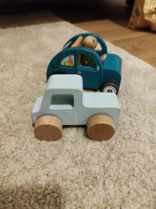 Coches y trenes de madera
