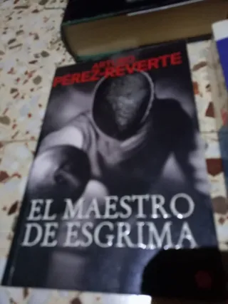 Varios títulos, precio por unidad.