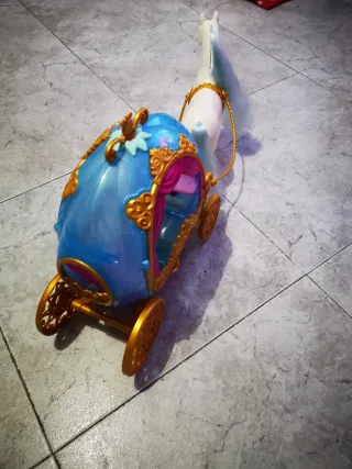 Carroza Disney con caballo para niñas