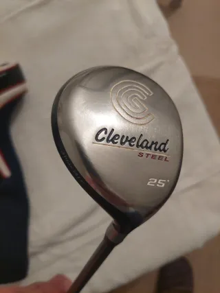 Cleveland Launcher Híbrido 25° Regular + Funda