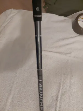 Cleveland Launcher Híbrido 25° Regular + Funda