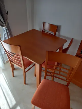 Mueble salón madera maciza, mesa y 4 sillas