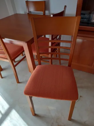 Mueble salón madera maciza, mesa y 4 sillas