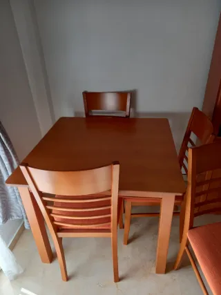 Mueble salón madera maciza, mesa y 4 sillas