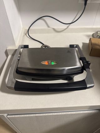 Sandwichera Eléctrica Acero Inoxidable