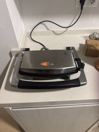 Sandwichera Eléctrica Acero Inoxidable