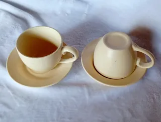 Set di 2 tazze con piattino beige