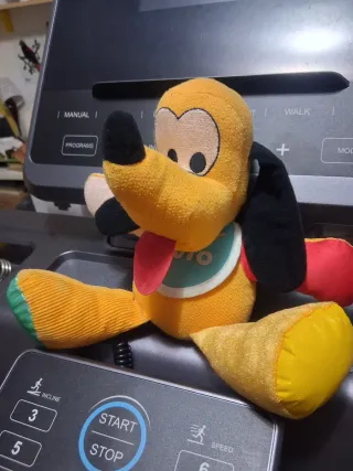 Pluto Peluche Disney distribuito da Mattel