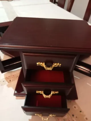 Joyero Musical Nogal y Dorado