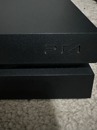 Consola PS4 Negra con 2 Mandos (Rosa y Negro)