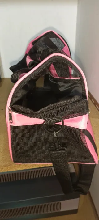 Trasportino per animali rosa e nero