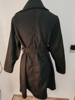 Abrigo de paño negro