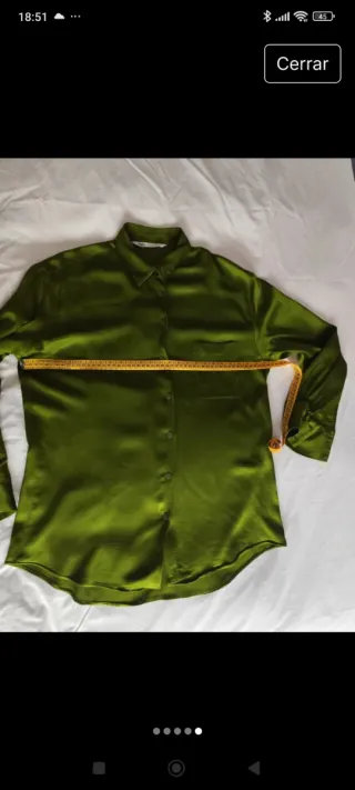 Camisa verde satinada oversize Zara