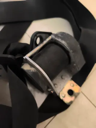 Cinturón de seguridad 106