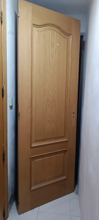 Puerta de madera interior