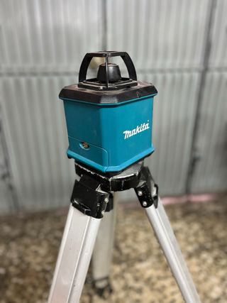 Nivel Láser Rotativo Makita SKR200 Profesional