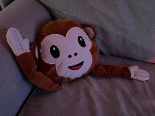 Cuscino peluche scimmia divertente