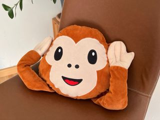 Cuscino peluche scimmia divertente