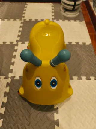 Correpasillos bebé amarillo