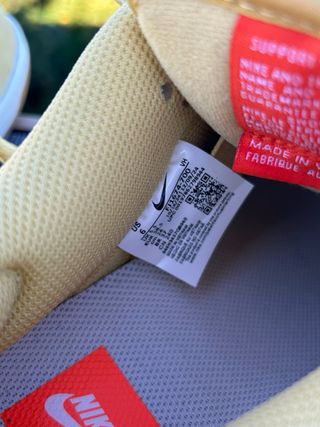 Nike SB Dunk Low Saturn Gold Talla 42.5