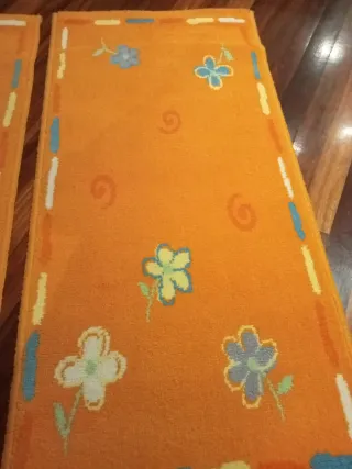 Set di 2 tappeti per piedi del letto in pura lana vergine