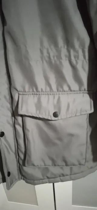 Chaquetón gris capucha pelo hombre