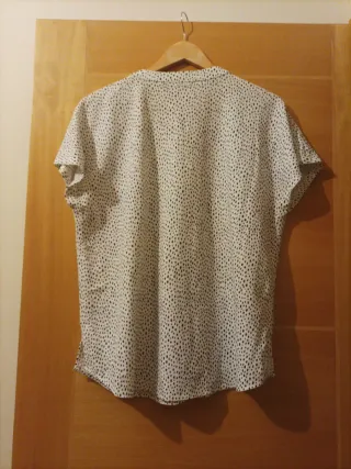 Blusa estampada puntos