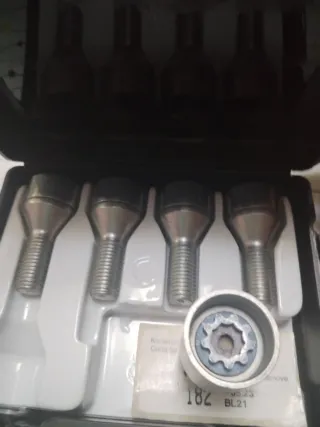 Lote Antirrobo Ruedas ALCAR Sicustar ZVN125/ZVN328