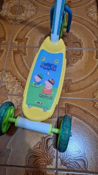 Patinete Peppa Pig Azul y Amarillo