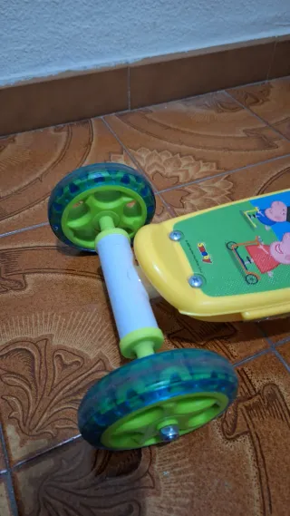Patinete Peppa Pig Azul y Amarillo