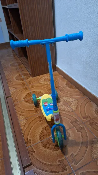 Patinete Peppa Pig Azul y Amarillo