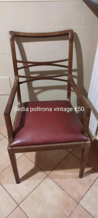 Sedia poltrona vintage in legno e pelle