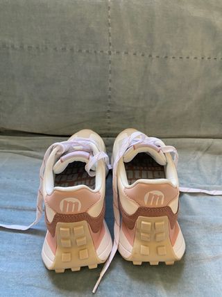 Zapatillas Mustang MTNG Beige y Rosa