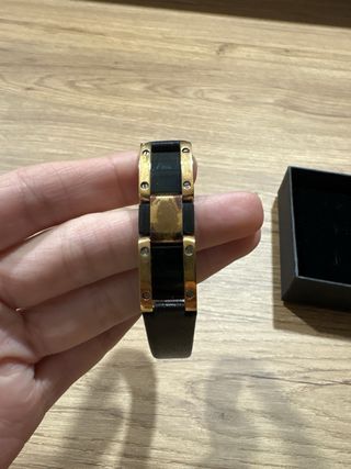 pulsera de hombre de Lotus.