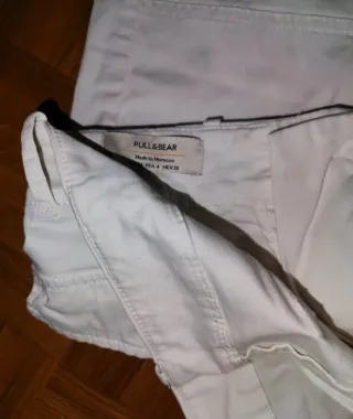 Pantalón cargo Pull&Bear blanco T.36