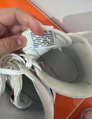 Zapatillas Nike Blancas y Beige