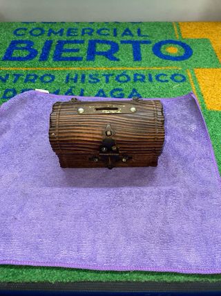 Cofre hucha madera antiguo