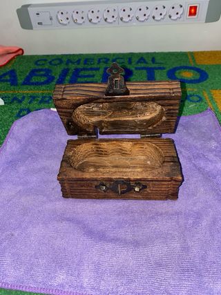 Cofre hucha madera antiguo