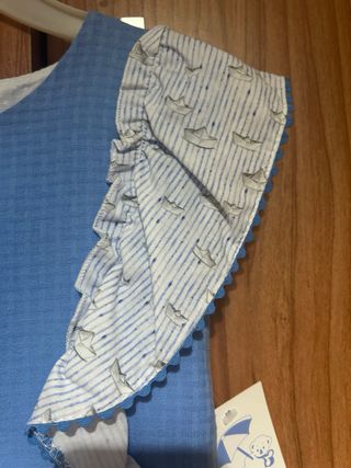 Vestido azul niña con volantes