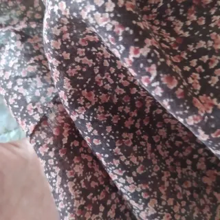 Bufanda pañuelo estampado marrón y rosa