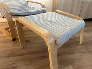 2 Sillones Poäng Ikea con 1 reposapiés.