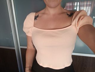 Top pesca scollo quadrato maniche svasate