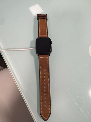 Apple Watch SE 44mm Negro con Correa Marrón