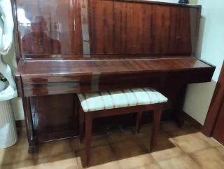 Piano Acústico CHERNY