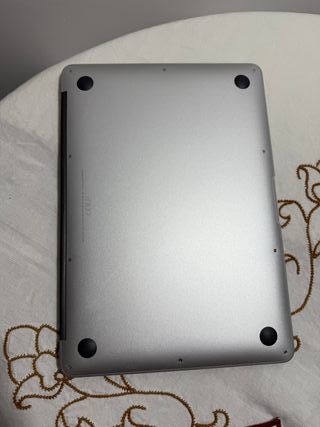 MacBook Air 13” 2017 i5 | 8GB RAM | 128GB SSD