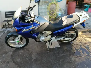 Moto Azul Honda Varadero