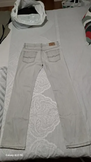 Pantalones vaqueros New Caro