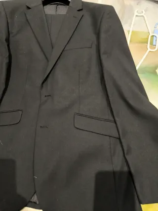 Traje de hombre negro